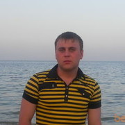  ,   Viktor, 33 ,   