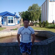  ,   Viktor, 34 ,   