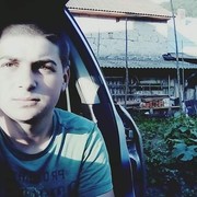  ,  Valentin, 25