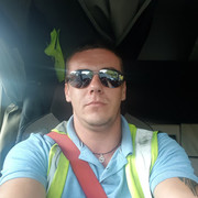  ,  Viktor, 37