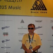  -,   Leon, 56 ,   