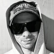  ,   I am, 33 ,  