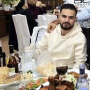  ,  Armen, 25