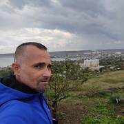  ,   Denis, 44 ,   ,   , c 