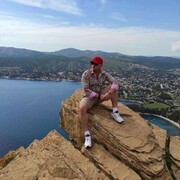  ,  Viktor, 33
