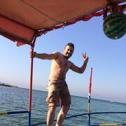  Zahle,  Safee, 42