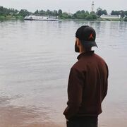  ,   Komron, 21 ,   , c 