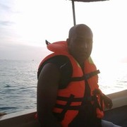  ,   Dilon, 44 ,  