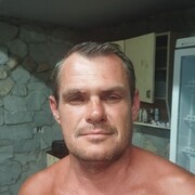  ,   Viktor, 37 ,   ,   