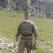  ,  Sardor, 25