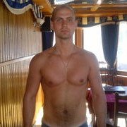  ,   Nikolas, 39 ,   