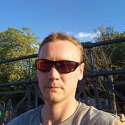  ,   Petr, 44 ,  