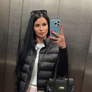  ,  Julia, 30