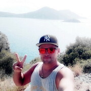  ,   Alex, 39 ,  