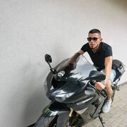  ,  Amiko, 30