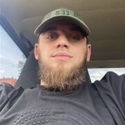  ,  Ari Beri, 27