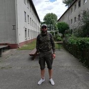  ,   Leon, 42 ,     , c 