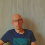  ,  Dima, 32