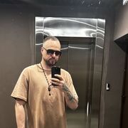  ,  Zayac, 33