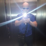  ,  Tomas, 47