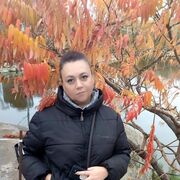  ,  Karina, 44