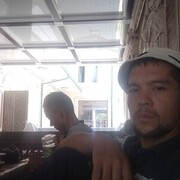  ,  Oybek, 32