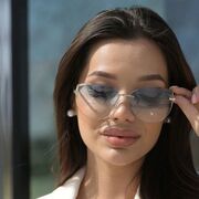  ,  Zara, 23