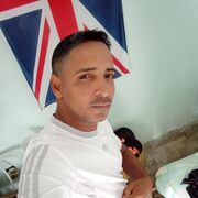  ,   Gustavo, 42 ,   ,   