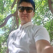  ,  Islambek, 28