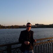  ,  Anton, 33