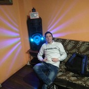  ,  Denis, 32