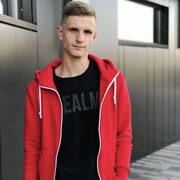  ,  Anton, 24