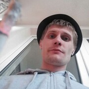  ,  Denis, 33