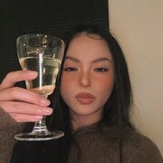  ,  Tori, 23