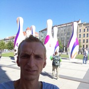  -,  Piotr, 37