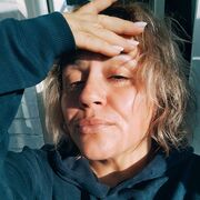  ,   Mila, 46 ,   c 