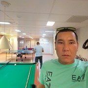  ,  Muxambet, 32