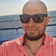  ,  Slavik, 35