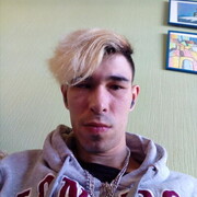  ,  Viktors, 26