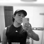  ,  Derian, 29