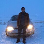  ,  Narek, 30