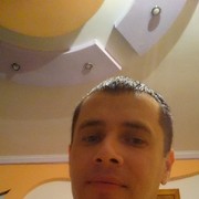  ,   Valer, 44 ,   