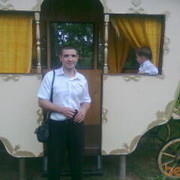  ,   Makx, 44 ,   