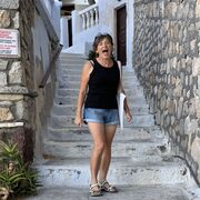  ,   Nadia, 57 ,   c 