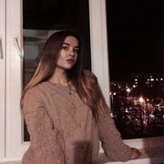  ,  Valeria, 24