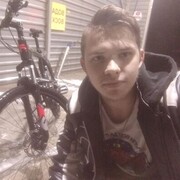  ,  Jony, 21