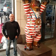  ,   Oleg, 54 ,   