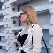   ,  Ekaterina, 25