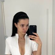  , 
