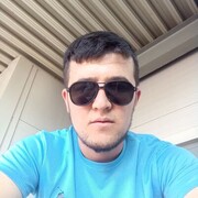  ,  Maga, 27